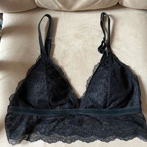 V/S black lace bra, size large